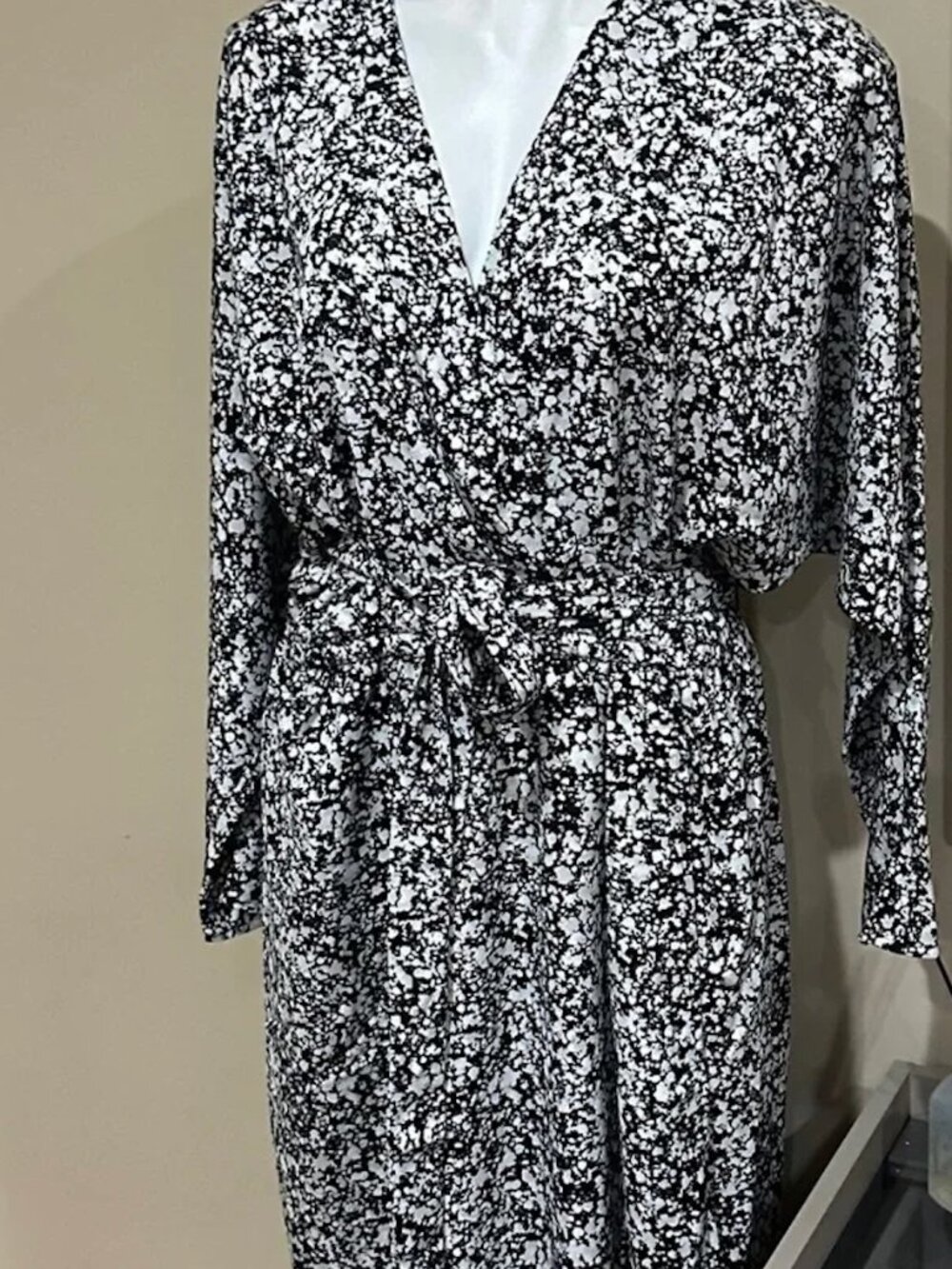 INC International Concepts Black and White Floral Long Sleeve Wrap Dress NWT
